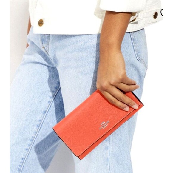 New Coach C5578 Slim Trifold Wallet Crossgain Leather Tangerine - Picture 2 of 3